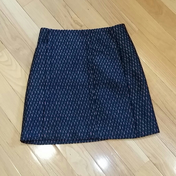 LOFT Dresses & Skirts - Navy blue and red Tweed mini skirt.